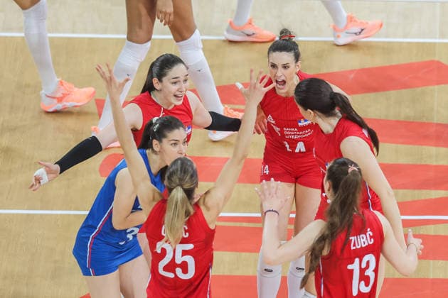 (260619) -- PASIG CITY, June 19, 2026 -- Players of Serbia celebrate after scoring a point during the pool 5 match between Serbia and the Dominican Republic in week 2 of the Women s Volleyball Nations League (VNL) 2026, the Philippines, on June 19, 2026. ) (SP)PHILIPPINES-PASIG CITY-VOLLEYBALL-NATIONS LEAGUE-SERBIA VS THE DOMINICAN REPUBLIC ROUELLExUMALI 