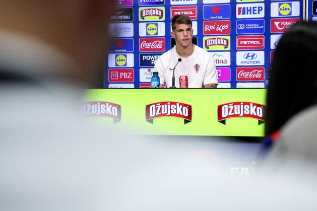Croatia Training And press conference, PK, Pressekonferenz - FIFA World Cup, WM, Weltmeisterschaft, Fussball 2026 Luka Vuskovic of Croatia speaks with a media during the Croatia National Football Team press conference at training centre at Episcopal High School on June 19, 2026 in Alexandria, Virginia.  IgorxKralj PIXSELL