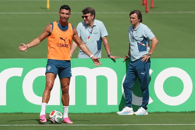 FIFA World Cup, WM, Weltmeisterschaft, Fussball 2026 - Portugal training session Portugal player Cristiano Ronaldo (L) attends a training session of the national team, Nationalteam within the scope of the FIFA World Cup 2026, in Palm Beach, Florida, USA, 19 June 2026. Palm Beach Florida United States  Copyright: xMIGUELxA.xLOPESx