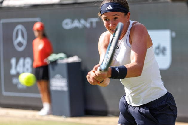 Berlin, 15.06.26, Tennis: VANDA Pharmaceuticals BERLIN TENNIS OPEN 2026 im Steffi-Graf-Stadion. Damen, Einzel. A. Sabalenka - N. Bartunkova (CZE). Nikola Bartunkova retourniert einen Ball. VANDA Pharmaceuticals BERLIN TENNIS OPEN 2026