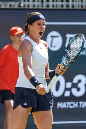 Berlin, 15.06.26, Tennis: VANDA Pharmaceuticals BERLIN TENNIS OPEN 2026 im Steffi-Graf-Stadion. Damen, Einzel. A. Sabalenka - N. Bartunkova (CZE). Nikola Bartunkova freut sich üeber des Satzgewinn. VANDA Pharmaceuticals BERLIN TENNIS OPEN 2026