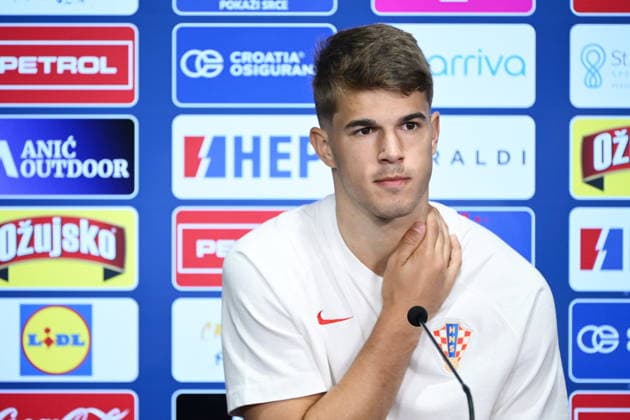 Alexandria, 190626. Croatian players Andrej Kramaric and Luka Vuskovic at the press conference, PK, Pressekonferenz of the Croatian national football team at the training center of the World Cup base camp, located at the Episcopal High School. Photo: Boris Kovacev CROPIX Copyright: xxBorisxKovacevx xCROPIXx croatia_football_conference01-190627
