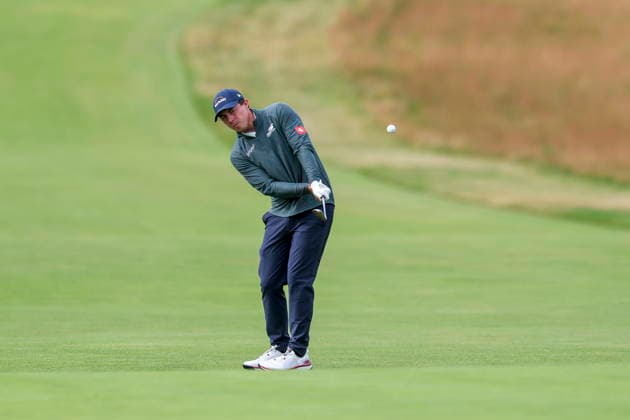US Open Golf Championship - Round 2 Matt Fitzpatrick of England hits the ball during the second round of the 2026 US Open golf tournament at the Shinnecock Hills Golf Club in Southampton, New York, USA, 19 June 2026. SOUTHAMPTON NEW YORK UNITED STATES  Copyright: xSARAHxYENESELx