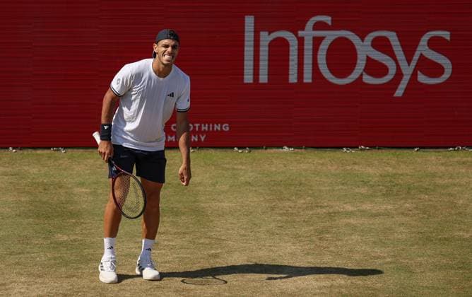 Francisco Cerundolo of Argentina reacts in frustration HSBC Queen s Club Championships, Day Fourteen, Tennis, Queen s Club, West Kensington, London, UK - 19 Jun 2026London Queen s Club United Kingdom  Copyright: xEllaxLing Shutterstockx 16929306bg