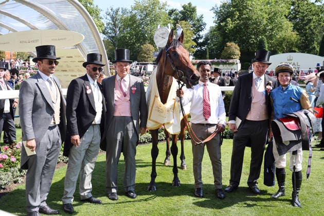 19.06.2026, Ascot, Windsor, GBR - Opportunity with James McDonald and connection after winning the Duke Of Edinburgh Stakes. Ascot racecourse. (Pferd, Jockey, Opportunity, McDonald, Sieg) 260619D542ROYAL_ASCOT.JPG *** June 19, 2026, Ascot, Windsor, GBR Opportunity with James McDonald and his team after winning the Duke of Edinburgh Stakes at Ascot Racecourse Horse, Jockey, Opportunity, McDonald, Victory 260619D542ROYAL ASCOT JPG,detected_source_language
