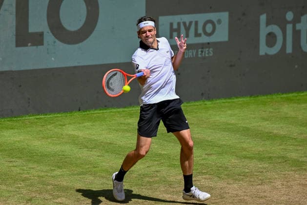 Taylor Fritz (USA) schlaegt mit der Vorhand TERRA WORTMANN Open 2026, Tennis, ATP, Tennis Herren Tennis Herren 500, Turnier, Hauptfeld, Viertelfinale, 19.06.2026, TERRA WORTMANN Open 2026, Tennis, ATP, Tennis Herren 500, Turnier, Hauptfeld, Viertelfinale, 19.06.2026 Halle
