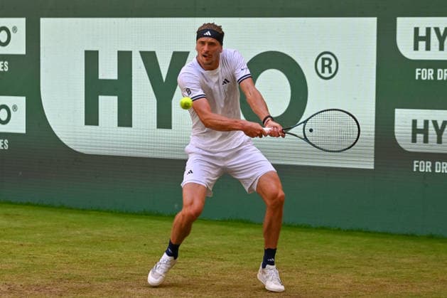 Alexander Zverev (GER) spielt mit der Vorhand TERRA WORTMANN Open 2026, Tennis, ATP, Tennis Herren Tennis Herren 500, Turnier, Hauptfeld, Viertelfinale, 19.06.2026, TERRA WORTMANN Open 2026, Tennis, ATP, Tennis Herren 500, Turnier, Hauptfeld, Viertelfinale, 19.06.2026 Halle