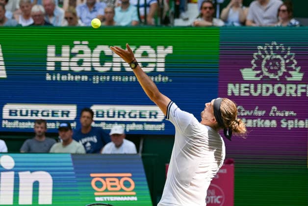 Alexander Zverev (GER) schlaegt auf TERRA WORTMANN Open 2026, Tennis, ATP, Tennis Herren Tennis Herren 500, Turnier, Hauptfeld, Viertelfinale, 19.06.2026, TERRA WORTMANN Open 2026, Tennis, ATP, Tennis Herren 500, Turnier, Hauptfeld, Viertelfinale, 19.06.2026 Halle