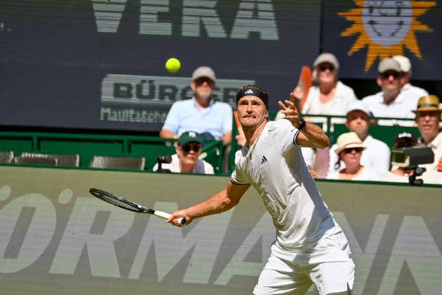 Alexander Zverev (GER) erwartet einen Ball auf der Vorhand TERRA WORTMANN Open 2026, Tennis, ATP, Tennis Herren Tennis Herren 500, Turnier, Hauptfeld, Viertelfinale, 19.06.2026, TERRA WORTMANN Open 2026, Tennis, ATP, Tennis Herren 500, Turnier, Hauptfeld, Viertelfinale, 19.06.2026 Halle