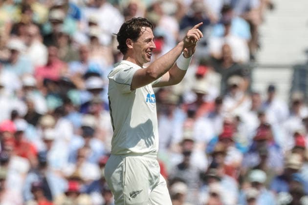 England v New Zealand - 2nd Rothesay Test Match: Day Three Matt Henry of New Zealand celebrates the wicket of Jofra Archer of England during the 2nd Rothesay Test Match Day 3 between England and New Zealand at The Kia Oval in London, United Kingdom, on June 19, 2026. London London United Kingdom  Copyright: xNewsxImagesx originalFilename:cosgrove-2ndrothe260619_npHE5.jpg