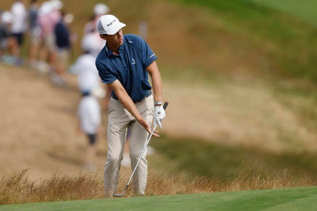 Jackson van Paris hits a chip shot to the 9th green during the second round of the 126th U.S. Open Golf Championship at Shinnecock Hills Golf Club in Southampton, NY, on Friday, June 19, 2026.  NYC20260619818 JOHNxANGELILLO