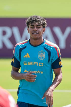 Spanish national soccer team striker Lamine Yamal takes part in the teams s training session in Chattanooga (Tennessee), 19 June 2026. Spanish national soccer team training session in US !ACHTUNG: NUR REDAKTIONELLE NUTZUNG!  Copyright: xLavandeiraxjrx GRAF1547 20260619-55020648753_1