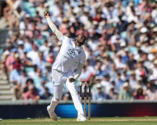 England v New Zealand - 2nd Rothesay Test Match: Day Three Jofra Archer of England delivers the ball during the 2nd Rothesay Test Match Day 3 between England and New Zealand at The Kia Oval in London, United Kingdom, on June 19, 2026. London London United Kingdom  Copyright: xNewsxImagesx originalFilename:cosgrove-2ndrothe260619_npuA7.jpg