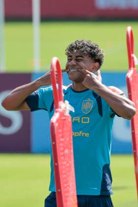 Spanish national soccer team striker Lamine Yamal takes part in the teams s training session in Chattanooga (Tennessee), 19 June 2026. Spanish national soccer team training session in US !ACHTUNG: NUR REDAKTIONELLE NUTZUNG!  Copyright: xLavandeiraxjrx GRAF1543 20260619-55020648755_1