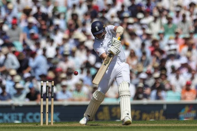 England v New Zealand - 2nd Rothesay Test Match: Day Three Matthew Fisher of England hits a four during the second Rothesay Test Match Day 3 between England and New Zealand at The Kia Oval, London, United Kingdom, on June 19, 2026. London London United Kingdom  Copyright: xNewsxImagesx originalFilename:cosgrove-2ndrothe260619_npEqO.jpg