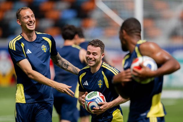 260619 Gustaf Nilsson and Gabriel Gudmundsson of the Swedish national football team at a training session during day 9 of the FIFA World Cup, WM, Weltmeisterschaft, Fussball 2026 on June 19, 2026 in Houston. Photo: Petter Arvidson BILDBYRAN kod PA PA1243 fotboll football soccer fotball vm fotbolls-vm fotball-vm fotbolls-vm 2026 fifa world cup 2026 träning practice training sverige sweden sverige a day 9 bbeng