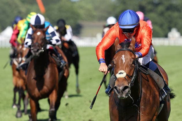19.06.2026, Ascot, Windsor, GBR - Green Carrera with Mickael Barzalona up wins the Sandringham Stakes. Ascot racecourse. (Pferd, Jockey, Green Carrera, Barzalona, Sieg, Ziel, Zielankunft) 260619D568ROYAL_ASCOT.JPG