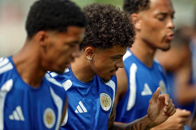 Curaçao s national soccer team player Jeremy Antonisse (C) is seen during a training session in Florida Atlantic University, in Boca Raton, USA, 19 June 2026. Curaçao will face Ecuador in a FIFA World Cup, WM, Weltmeisterschaft, Fussball 2026 match on 20 June 2026. Curaçao s training session !ACHTUNG: NUR REDAKTIONELLE NUTZUNG!  Copyright: xAlbertoxEstévezx GRAF1577 20260619-55020649377_1