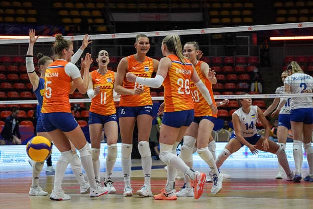 FIVB Women s Nations League 2026. Netherlands players celebrate with teammates during the FIVB Women s Volleyball Nations League match between the Netherlands and Ukraine in Bangkok, Thailand, on June 19, 2026. Bangkok Bangkok Thailand  Copyright: xAnusakxLaowilasx originalFilename:laowilas-notitle260619_npwun.jpg