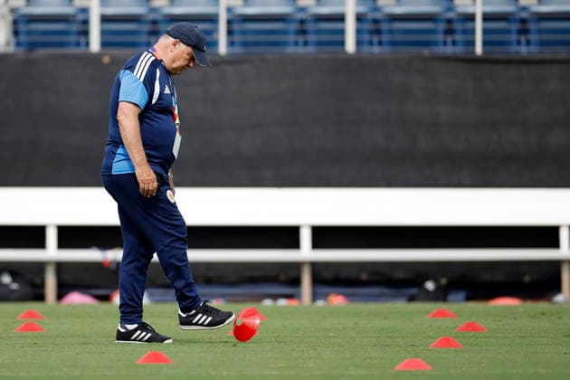 Curaçao s national soccer team head coach Dick Advocaat is seen during a training session in Florida Atlantic University, in Boca Raton, USA, 19 June 2026. Curaçao will face Ecuador in a FIFA World Cup, WM, Weltmeisterschaft, Fussball 2026 match on 20 June 2026. Curaçao s training session !ACHTUNG: NUR REDAKTIONELLE NUTZUNG!  Copyright: xAlbertoxEstévezx GRAF1567 20260619-55020649519_1