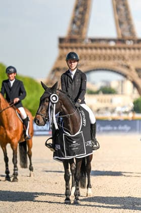 Theresa Singer 1ère sur Espri 4 lors de la remise du Prix Querrala de de la 12ème édition Longines Paris Eiffel Jumping au pied de la Tour Eiffel sur le Champ-de-Mars à Paris, France, le 19 juin 2026. Perusseau-Veeren Bestimage Querrala Prize during the 12th edition of the Longines Paris Eiffel Jumping at Champ-de-Mars near Eiffel Tower in Paris, France, on June 19, 2026. Paris France  Copyright: xPerusseau-Veerenx xBestimagexPerusseau-Veerenx xBestimagex