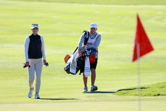 Meijer LPGA, Golf Damen Classic by Simply Give Belmont, MI - JUNE 19: Gabriela Ruffels of Australia to the 4th green with her caddie during the second round of the Meijer LPGA Classic by Simply Give at Blythefield Country Club on June 19, 2026 in Belmont, Michigan. Belmont Michigan United States  Copyright: xAmyxLemusx originalFilename:lemus-meijerlp260619_nptdR.jpg