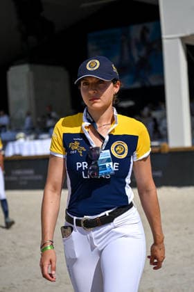 Guest (Prague Lions) en reconnaissance du prix GCL of Paris - Round 1 Team Competition presented by Turkish Airlines lors du 12ème édition Longines Paris Eiffel Jumping au pied de la Tour Eiffel sur le Champ-de-Mars à Paris le 19 juin 2026 Perusseau Veeren Bestimage Recognition of the GCL of Paris prize - Round 1 Team Competition presented by Turkish Airlines during the 12th edition of the Longines Paris Eiffel Jumping at the foot of the Eiffel Tower on the Champ-de-Mars in Paris on June 19, 2026 Paris France  Copyright: xVeeren-Perusseau BestimagexVeeren-Perusseau Bestimagex