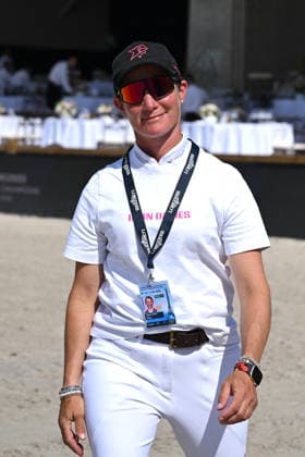Jörne Sprehe (Cannes stars) en reconnaissance du prix GCL of Paris - Round 1 Team Competition presented by Turkish Airlines lors du 12ème édition Longines Paris Eiffel Jumping au pied de la Tour Eiffel sur le Champ-de-Mars à Paris le 19 juin 2026 Perusseau Veeren Bestimage Recognition of the GCL of Paris prize - Round 1 Team Competition presented by Turkish Airlines during the 12th edition of the Longines Paris Eiffel Jumping at the foot of the Eiffel Tower on the Champ-de-Mars in Paris on June 19, 2026 Paris France  Copyright: xVeeren-Perusseau BestimagexVeeren-Perusseau Bestimagex
