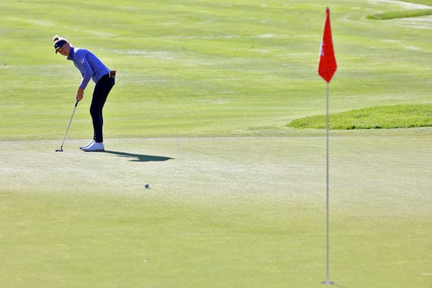 Meijer LPGA, Golf Damen Classic by Simply Give Belmont, MI - JUNE 19: Jessica Porvasnik of Ohio putts on the 4th green during the second round of the Meijer LPGA Classic by Simply Give at Blythefield Country Club on June 19, 2026 in Belmont, Michigan. Belmont Michigan United States  Copyright: xAmyxLemusx originalFilename:lemus-meijerlp260619_npcch.jpg