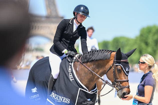 Philippa Ammann 1ère sur Cascalretto lors de la remise du Prix Selman Marrakech de la 12ème édition Longines Paris Eiffel Jumping au pied de la Tour Eiffel sur le Champ-de-Mars à Paris, France, le 19 juin 2026. Perusseau-Veeren Bestimage Selman Marrakech Prize during the 12th edition of the Longines Paris Eiffel Jumping at Champ-de-Mars near Eiffel Tower in Paris, France, on June 19, 2026. Paris France  Copyright: xPerusseau-Veerenx xBestimagexPerusseau-Veerenx xBestimagex