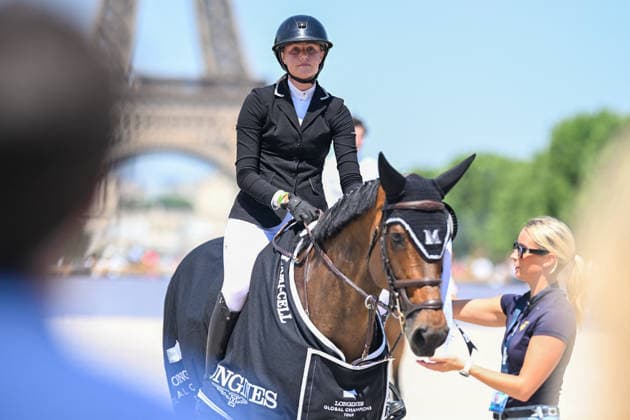 Philippa Ammann 1ère sur Cascalretto lors de la remise du Prix Selman Marrakech de la 12ème édition Longines Paris Eiffel Jumping au pied de la Tour Eiffel sur le Champ-de-Mars à Paris, France, le 19 juin 2026. Perusseau-Veeren Bestimage Selman Marrakech Prize during the 12th edition of the Longines Paris Eiffel Jumping at Champ-de-Mars near Eiffel Tower in Paris, France, on June 19, 2026. Paris France  Copyright: xPerusseau-Veerenx xBestimagexPerusseau-Veerenx xBestimagex