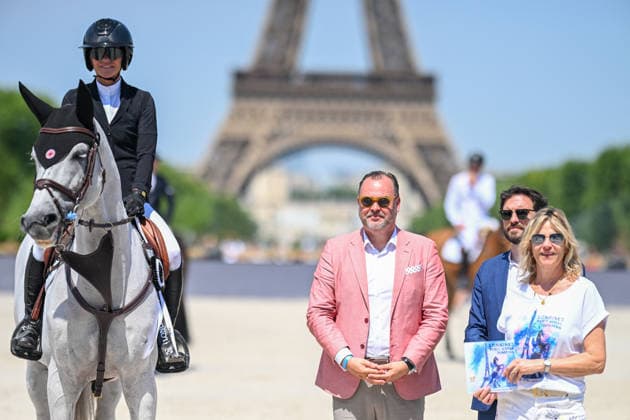 Patricio Pasquel 3ème sur Cabablue avec Virginie Coupérie-Eiffel lors de la remise du Prix Selman Marrakech de la 12ème édition Longines Paris Eiffel Jumping au pied de la Tour Eiffel sur le Champ-de-Mars à Paris, France, le 19 juin 2026. Perusseau-Veeren Bestimage Selman Marrakech Prize during the 12th edition of the Longines Paris Eiffel Jumping at Champ-de-Mars near Eiffel Tower in Paris, France, on June 19, 2026. Paris France  Copyright: xPerusseau-Veerenx xBestimagexPerusseau-Veerenx xBestimagex