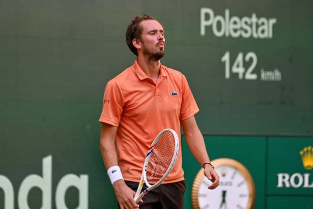 Daniil Medvedev (RUS) nachdenklich TERRA WORTMANN Open 2026, Tennis, ATP, Tennis Herren Tennis Herren 500, Turnier, Hauptfeld, Viertelfinale, 19.06.2026, TERRA WORTMANN Open 2026, Tennis, ATP, Tennis Herren 500, Turnier, Hauptfeld, Viertelfinale, 19.06.2026 Halle