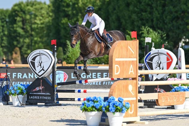 Laura Rayjasse sur CON SHUTTERFLY participe au Prix Lagree France de de la 12ème édition Longines Paris Eiffel Jumping au pied de la Tour Eiffel sur le Champ-de-Mars à Paris, France, le 19 juin 2026. Perusseau-Veeren Bestimage Lagree France Prize during the 12th edition of the Longines Paris Eiffel Jumping at Champ-de-Mars near Eiffel Tower in Paris, France, on June 19, 2026. Paris France  Copyright: xPerusseau-Veerenx xBestimagexPerusseau-Veerenx xBestimagex