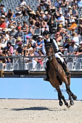 Isabelle Strom sur DIAMANT DE DEMET participe au Prix Selman Marrakech de de la 12ème édition Longines Paris Eiffel Jumping au pied de la Tour Eiffel sur le Champ-de-Mars à Paris, France, le 19 juin 2026. Perusseau-Veeren Bestimage Selman Marrakech Prize during the 12th edition of the Longines Paris Eiffel Jumping at Champ-de-Mars near Eiffel Tower in Paris, France, on June 19, 2026. Paris France  Copyright: xPerusseau-Veerenx xBestimagexPerusseau-Veerenx xBestimagex