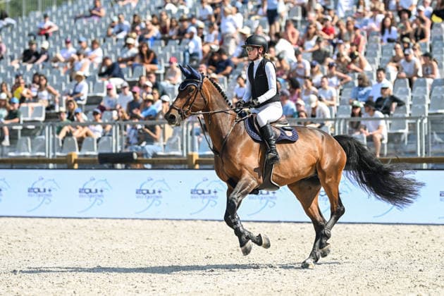 Raphaella Guerrand-Hermès sur RAPHAELLA GUERRAND-HERMES participe au Prix Lagree France de de la 12ème édition Longines Paris Eiffel Jumping au pied de la Tour Eiffel sur le Champ-de-Mars à Paris, France, le 19 juin 2026. Perusseau-Veeren Bestimage Lagree France Prize during the 12th edition of the Longines Paris Eiffel Jumping at Champ-de-Mars near Eiffel Tower in Paris, France, on June 19, 2026. Paris France  Copyright: xPerusseau-Veerenx xBestimagexPerusseau-Veerenx xBestimagex
