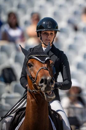 Liv Piris sur HELLO DE VESQUERIE lors du Prix Selman Marrakech de la 12ème édition Longines Paris Eiffel Jumping au pied de la Tour Eiffel sur le Champ-de-Mars à Paris, France, le 19 juin 2026. Perusseau-Veeren Bestimage Selman Marrakech Prize during the 12th edition of the Longines Paris Eiffel Jumping at Champ-de-Mars near Eiffel Tower in Paris, France, on June 19, 2026. Paris France  Copyright: xPerusseau-Veerenx xBestimagexPerusseau-Veerenx xBestimagex