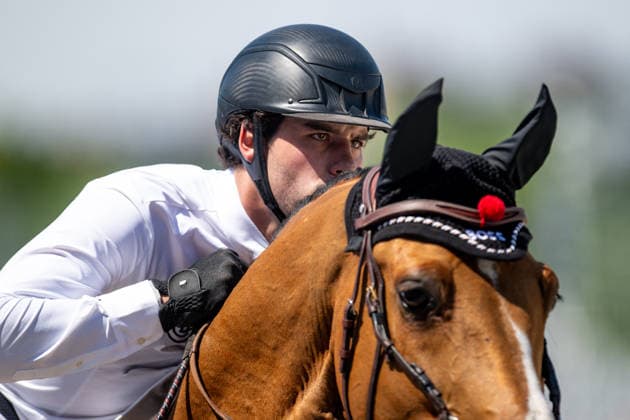 Patricio Pasquel sur CABABLUE lors du Prix Selman Marrakech de la 12ème édition Longines Paris Eiffel Jumping au pied de la Tour Eiffel sur le Champ-de-Mars à Paris, France, le 19 juin 2026. Perusseau-Veeren Bestimage Selman Marrakech Prize during the 12th edition of the Longines Paris Eiffel Jumping at Champ-de-Mars near Eiffel Tower in Paris, France, on June 19, 2026. Paris France  Copyright: xPerusseau-Veerenx xBestimagexPerusseau-Veerenx xBestimagex