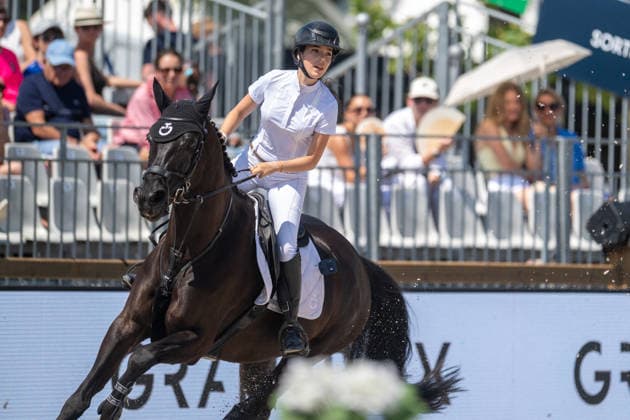 Aurore Dubus sur CHIPIE DE MAILLET lors du Prix Selman Marrakech de la 12ème édition Longines Paris Eiffel Jumping au pied de la Tour Eiffel sur le Champ-de-Mars à Paris, France, le 19 juin 2026. Perusseau-Veeren Bestimage Selman Marrakech Prize during the 12th edition of the Longines Paris Eiffel Jumping at Champ-de-Mars near Eiffel Tower in Paris, France, on June 19, 2026. Paris France  Copyright: xPerusseau-Veerenx xBestimagexPerusseau-Veerenx xBestimagex