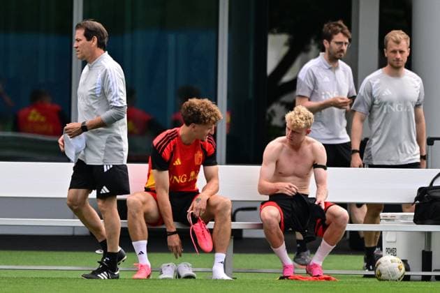 Belgium s head coach Rudi Garcia, Belgium s Thomas Meunier and Belgium s Joaquin Seys pictured during a training session of Belgian national soccer team Red Devils in their base camp, home of the Seattle Sounders, Renton, Seattle, USA, on Friday 19 June 2026. The Red Devils prepare for their next game in the group stage of the 2026 FIFA World Cup, WM, Weltmeisterschaft, Fussball DIRKxWAEM  x178317771x