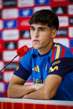 Spain national team, Nationalteam World Cup 19 06 2026 press conference, PK, Pressekonferenz of Pau Cubarsi of Spain during the Spanish national team s training session at their World Cup base camp at the Baylor School in Chattanooga, United States of America on June 19, 2026. Photo (PGS Photo Agency) Chattanooga usa Copyright: xPGSxPhotoxAgencyx