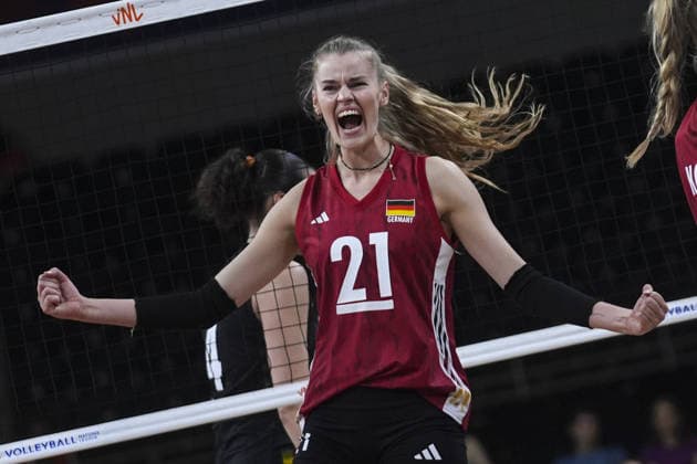 Belgium v Germany - 2026 FIVB Volleyball Nations League ANKARA, TURKIYE - JUNE 19: Camilla Weitzel (21) of Germany celebrates after winning the 2026 FIVB Volleyball Nations League week 2 match between Belgium and Germany at Ankara Sports Hall in Ankara, Turkiye on June 19, 2026. Dilara Irem Sancar Anadolu Ankara Turkey. Editorial use only. Please get in touch for any other usage.  Copyright: x2026xAnadoluxDilaraxIremxSancarx