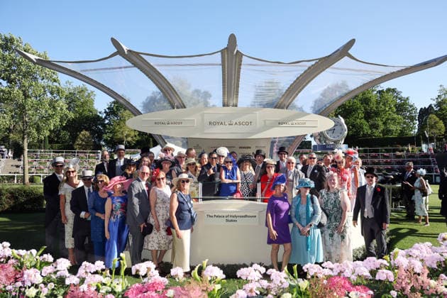 19.06.2026, Ascot, Windsor, GBR - Winners presentation: Bacio with Juan Hernandez up wins. Ascot racecourse. (Siegerehrung, Bacio, Hernandez, Sieg) 260619D599ROYAL_ASCOT.JPG