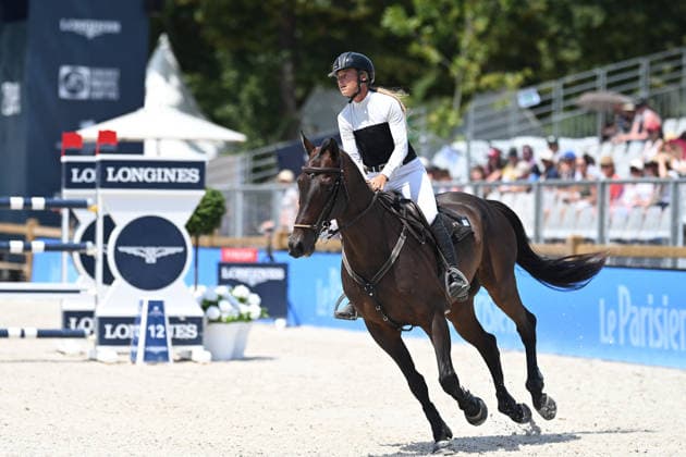 Kristen Vanderveen sur Bull Run s Jireh pendant le prix CSI5 1.60m GCL Individual Competition Presenté par Evian lors du 12ème édition Longines Paris Eiffel Jumping au pied de la Tour Eiffel sur le Champ-de-Mars à Paris, France, le 19 juin 2026. Perusseau-Veeren Bestimage CSI5 1.60m GCL Individual Competition prize presented by Evian at the 12th Longines Paris Eiffel Jumping event at the foot of the Eiffel Tower on the Champ-de-Mars in Paris, France, on June 19, 2026 Paris France  Copyright: xVeeren-Perusseau BestimagexVeeren-Perusseau Bestimagex