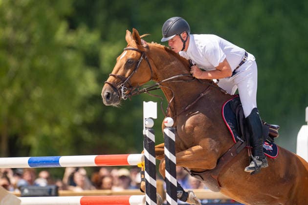 Roger Yves Bost sur Equine America Ballerine du Vilpion pendant le prix CSI5 1.60m GCL Individual Competition Presenté par Evian lors du 12ème édition Longines Paris Eiffel Jumping au pied de la Tour Eiffel sur le Champ-de-Mars à Paris, France, le 19 juin 2026. Perusseau-Veeren Bestimage CSI5 1.60m GCL Individual Competition prize presented by Evian at the 12th Longines Paris Eiffel Jumping event at the foot of the Eiffel Tower on the Champ-de-Mars in Paris, France, on June 19, 2026 Paris France  Copyright: xVeeren-Perusseau BestimagexVeeren-Perusseau Bestimagex
