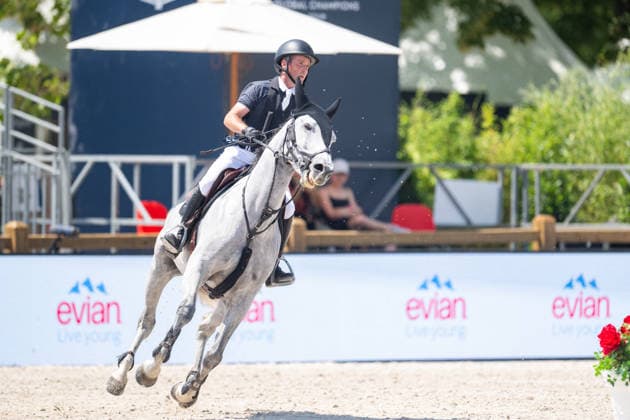 Marc Dilasser sur Giulio du Ter pendant le prix CSI5 1.60m GCL Individual Competition Presenté par Evian lors du 12ème édition Longines Paris Eiffel Jumping au pied de la Tour Eiffel sur le Champ-de-Mars à Paris, France, le 19 juin 2026. Perusseau-Veeren Bestimage CSI5 1.60m GCL Individual Competition prize presented by Evian at the 12th Longines Paris Eiffel Jumping event at the foot of the Eiffel Tower on the Champ-de-Mars in Paris, France, on June 19, 2026 Paris France  Copyright: xVeeren-Perusseau BestimagexVeeren-Perusseau Bestimagex