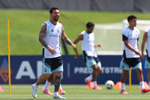 Argentina s forward Lionel Messi take part in a training session during the 2026 FIFA World Cup, WM, Weltmeisterschaft, Fussball football tournament at Sporting KC Training Centre in Kansas City on June 19, 2026. ¨(Photo by Alejandro PAGNI PHOTOxPHOTO) KANSAS CITY UNITED STATES