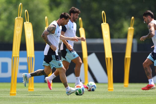 Argentina s forward Lionel Messi take part in a training session during the 2026 FIFA World Cup, WM, Weltmeisterschaft, Fussball football tournament at Sporting KC Training Centre in Kansas City on June 19, 2026. ¨(Photo by Alejandro PAGNI PHOTOxPHOTO) KANSAS CITY UNITED STATES