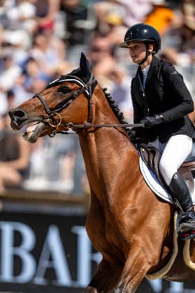 Liv Piris sur HELLO DE VESQUERIE lors du Prix Selman Marrakech de la 12ème édition Longines Paris Eiffel Jumping au pied de la Tour Eiffel sur le Champ-de-Mars à Paris, France, le 19 juin 2026. Perusseau-Veeren Bestimage Selman Marrakech Prize during the 12th edition of the Longines Paris Eiffel Jumping at Champ-de-Mars near Eiffel Tower in Paris, France, on June 19, 2026. Paris France  Copyright: xPerusseau-Veerenx xBestimagexPerusseau-Veerenx xBestimagex