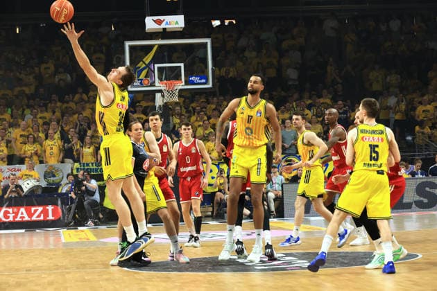 DEU, easyCredit BBL, ALBA vs. Bayern Muenchen, 19.06.2026, Max-Schmeling-Halle, Berlin, DEU, easyCredit BBL, ALBA vs. Bayern Muenchen, im Bild Justin Bean (ALBA Berlin 34), Norris Agbakoko (ALBA Berlin 17), Martin Hermannsson (ALBA Berlin 15), Neno Dimitrijevic (FC Bayern Muenchen 0) *** DEU, easyCredit BBL, ALBA vs. Bayern Munich, June 19, 2026, Max Schmeling Halle, Berlin, Germany, easyCredit BBL, ALBA vs. Bayern Munich, pictured nordphotoxGmbHx xEngler nph00076